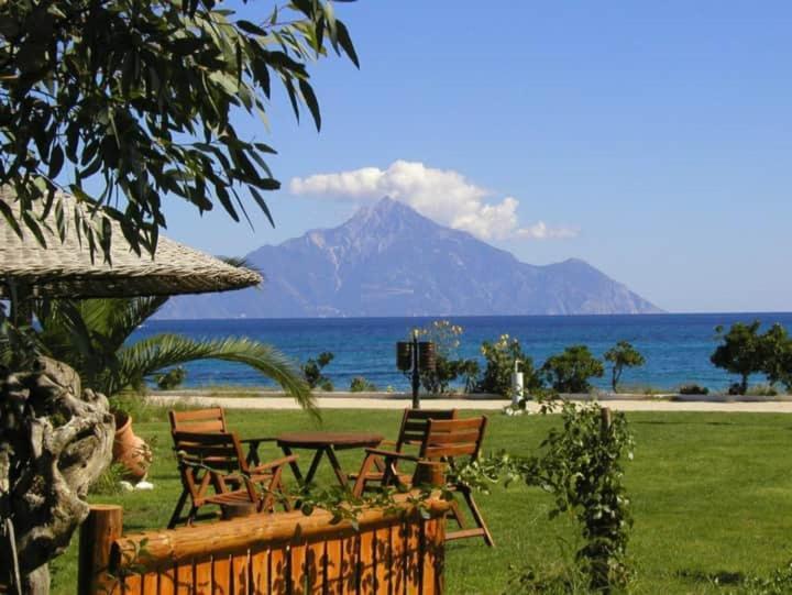 Apartmenthotel Sithon Sarti Bagian luar foto