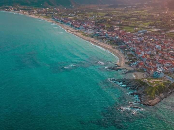 Apartmenthotel Sithon Sarti Bagian luar foto