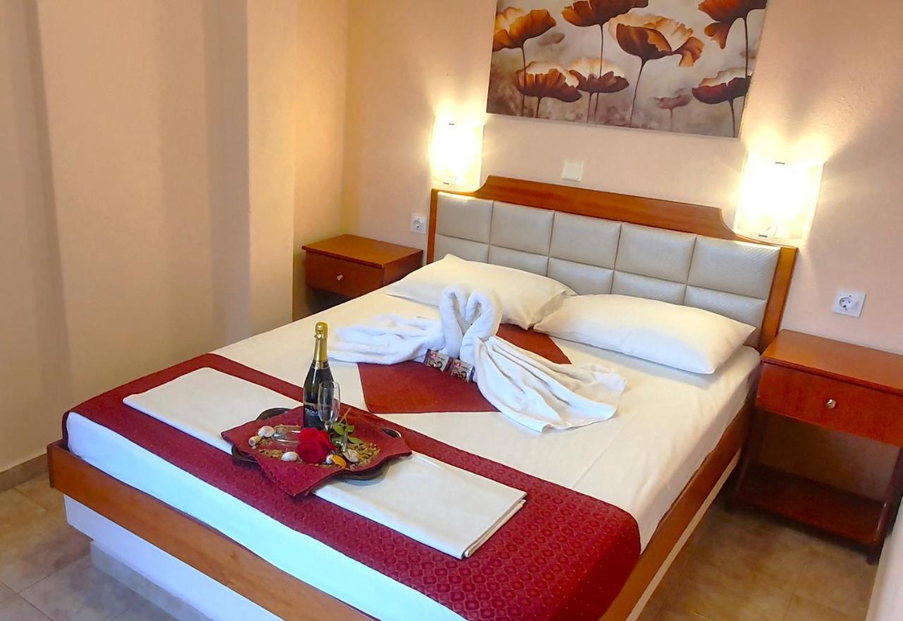 Apartmenthotel Sithon Sarti Bagian luar foto