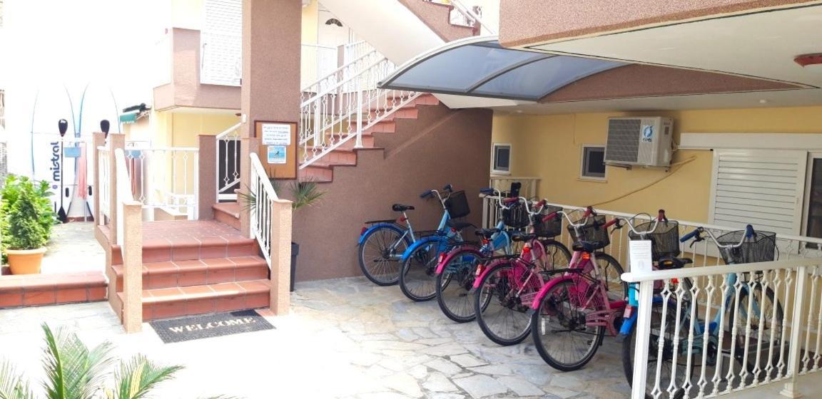 Apartmenthotel Sithon Sarti Bagian luar foto